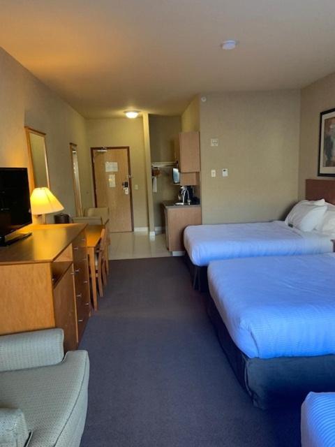Hotel Clarion Pointe Rimbey Exterior foto