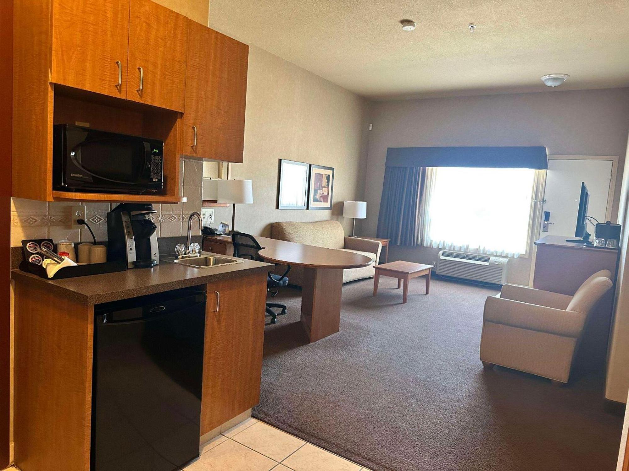 Hotel Clarion Pointe Rimbey Exterior foto